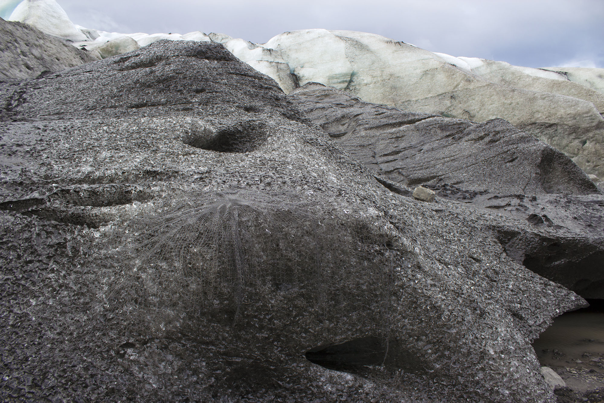 to reinforce a glacier , 2017 hand-beaded net, glacial tongue site-responsive installation Fláajökull, Vatnajökull, Iceland