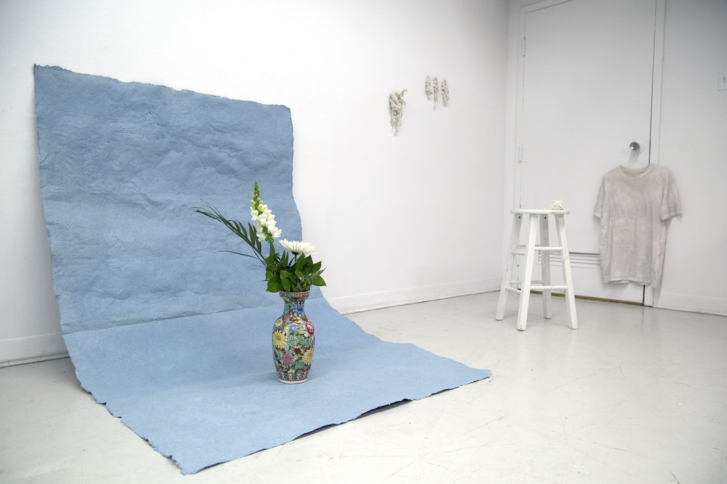 Camille-Zoé Valcourt-Synnott Advanced Fibres, 2018 Concordia University Independent Research / This course provides a framework for students to develop their studio practice outside the context of assignment-driven work. Camille-Zoé installed a s