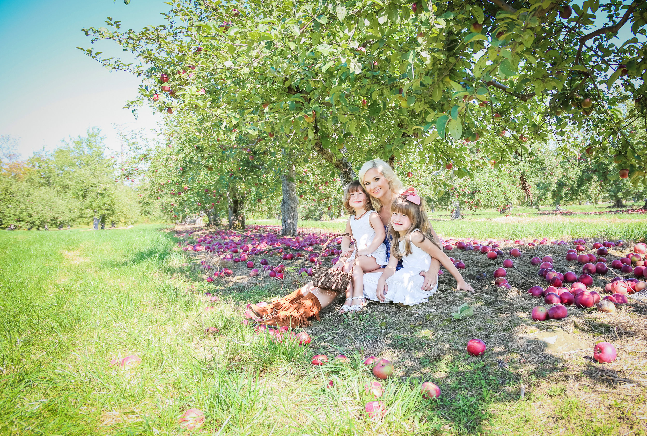 apple picking mAMA.jpg