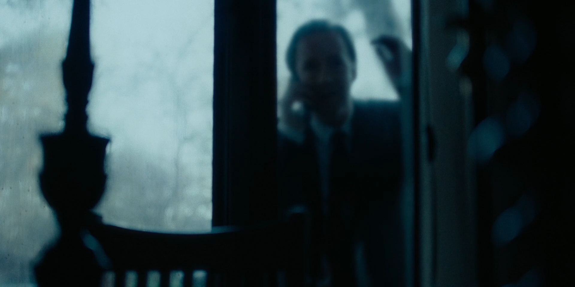 keep_the_light_on (1080p).00_01_59_12.Still007.PNG