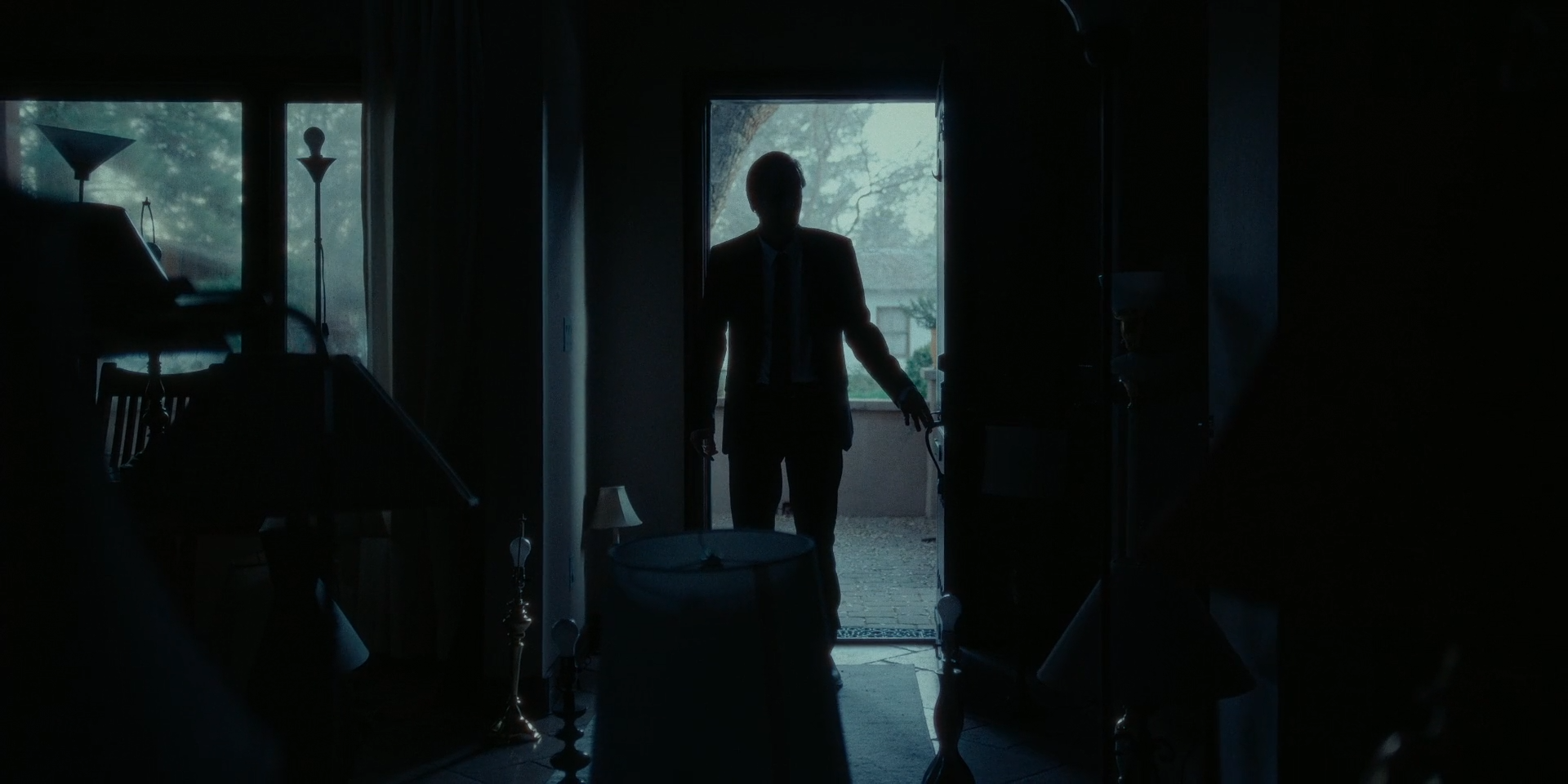 keep_the_light_on (1080p).00_03_04_05.Still012.PNG