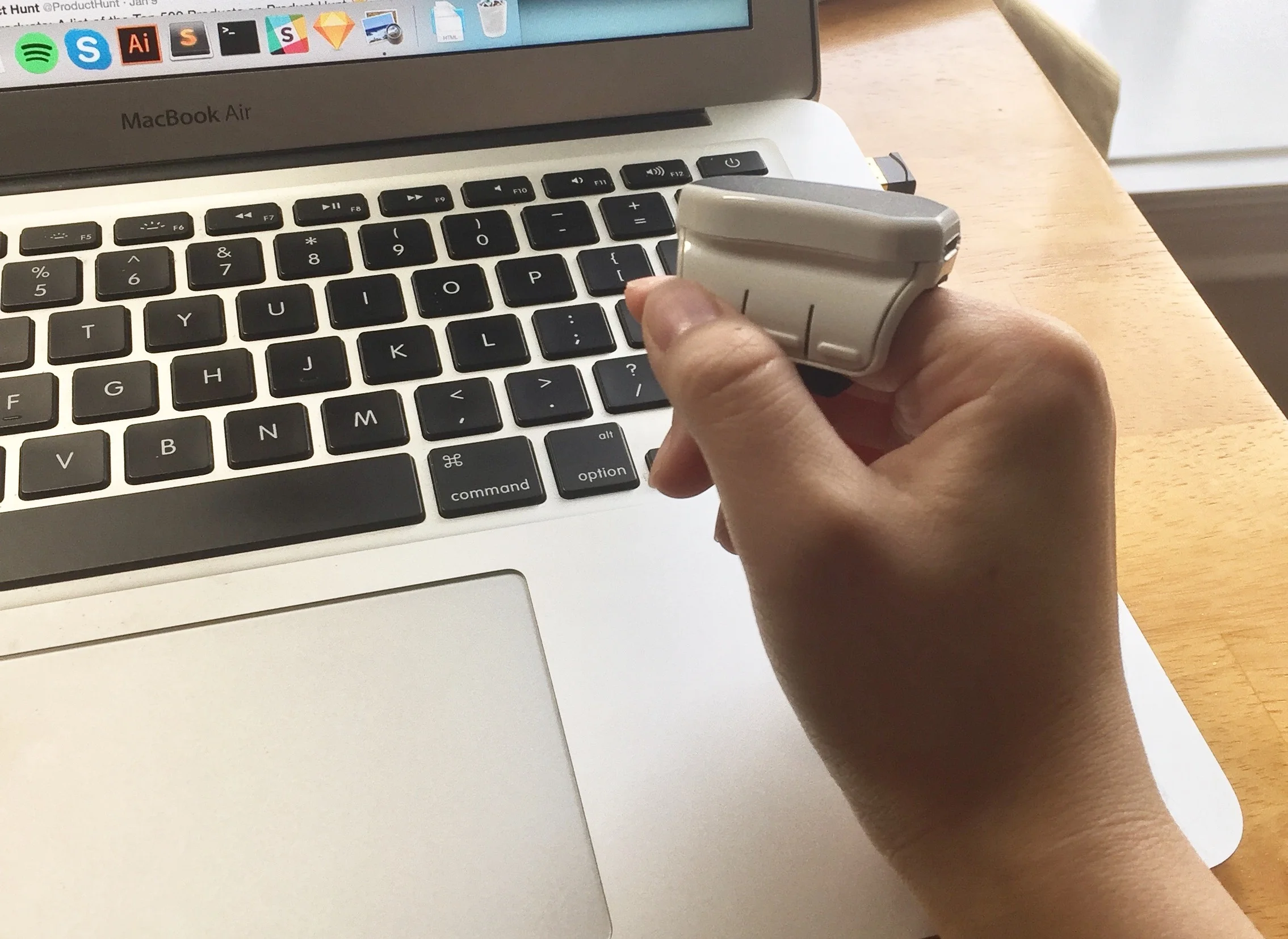 Analyzing the Mycestro, a bluetooth-enabled mouse
