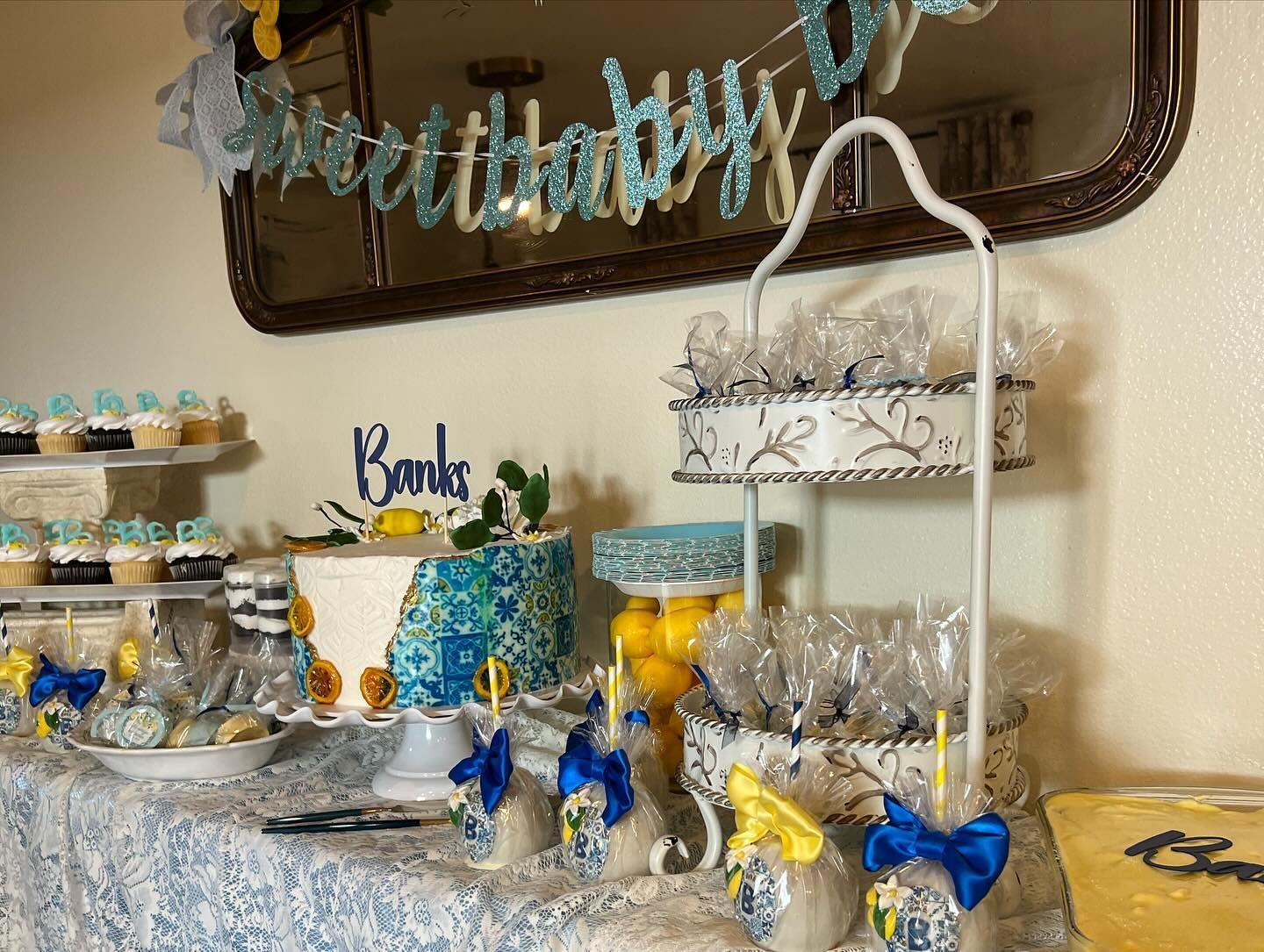 Have I told you all what a big, beautiful family I have that makes everything special? Today was a family baby shower, and everything was their typical family-style, Pinterest, Etsy-style perfection. Balloon arches, swimming, laughter, Taco Man, cupc