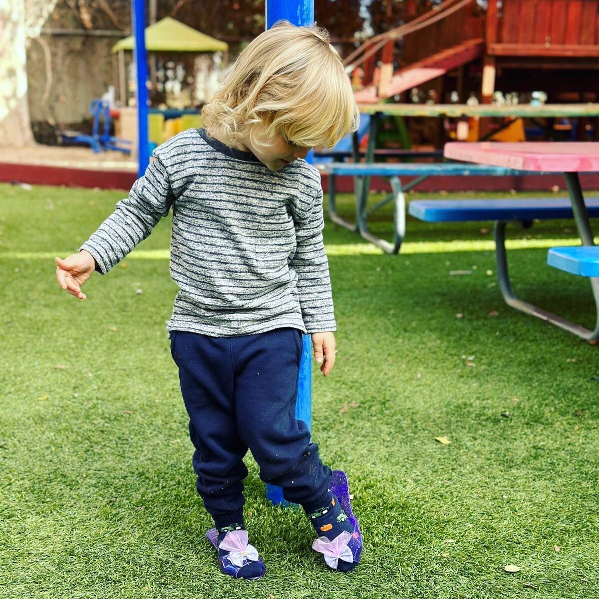 TGIF! Put on those pretty shoes and enjoy the Halloween Weekend!!! 🎃👻🎃

#playbasedpreschool #socialemotionallearning #socialemotionaleducation #cooppreschool #parentledlearning #earlychildhoodeducation #studiocity #outdoorlearning