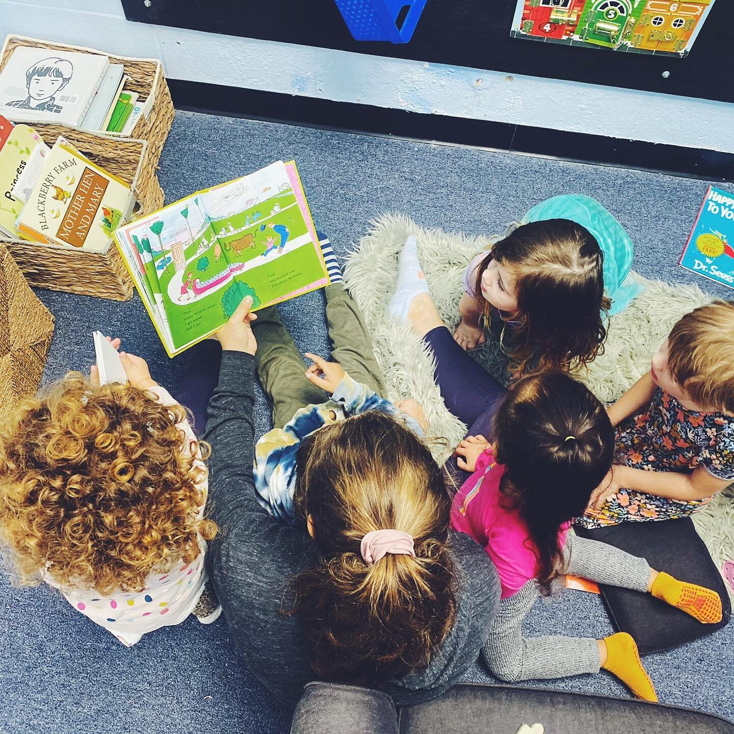 It&rsquo;s another rainy day! So lucky to have nearby indoor playgrounds to choose from to continue our play based education. Special shout-out to @werockthespectrumkidsgym for hosting us! 

#playbasedlearning #playbasedpreschool #socialemotionallear