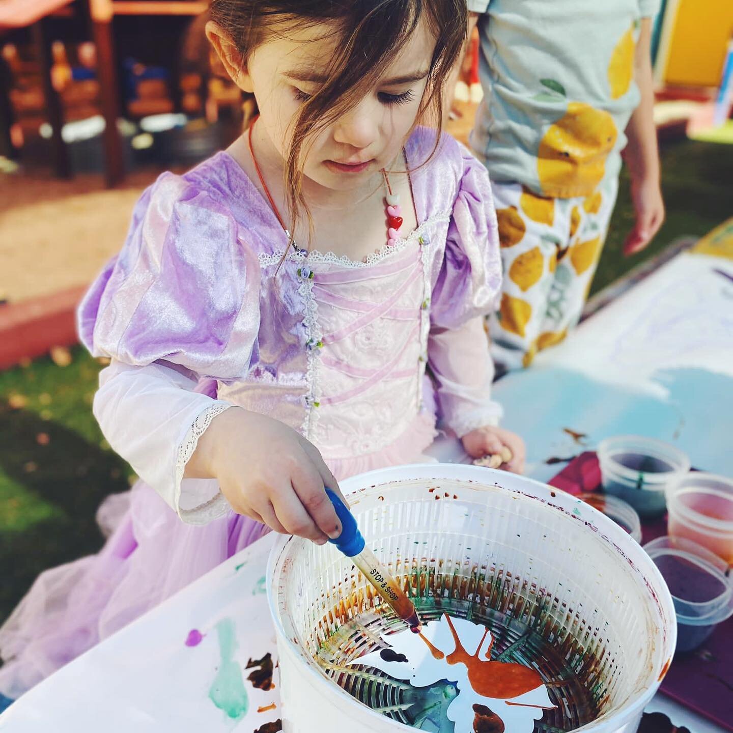 It&rsquo;s fairytale week and boy are we getting creative! We read about dragons, became unicorns, and painted fairies. It&rsquo;s a magical time! 

#playbasedlearning #playbasedpreschool #socialemotionallearning #socialemotionaleducation #cooppresch