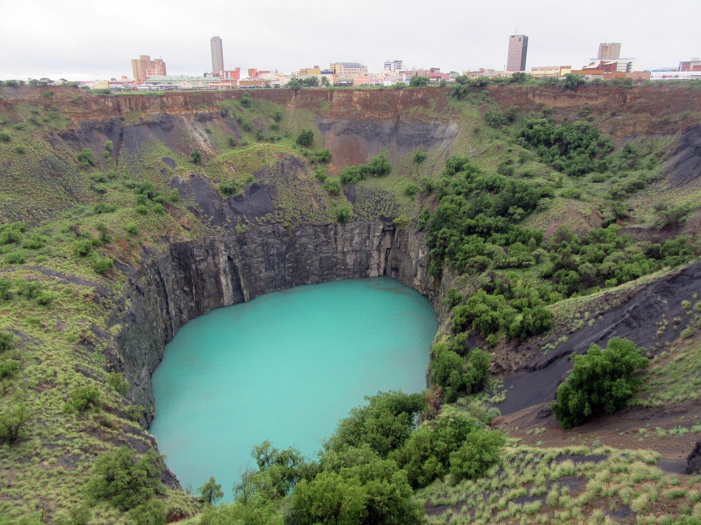 The Kimberley Mine (also known as the Big Hole) is an open-pit and underground mine in Kimberley, South Africa, and is claimed to be the deepest hole excavated by hand.

📍 Kimberley, South Africa
📸 Amanda

#bighole #kimberleymine #mine #kimberley #