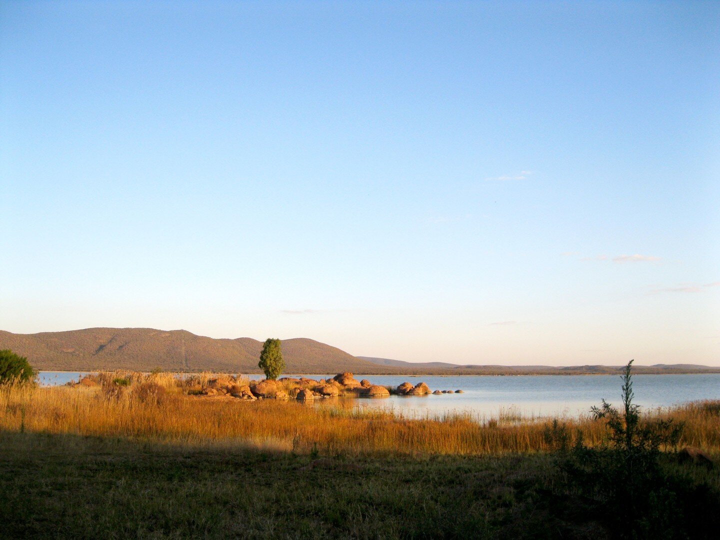 Gaborone Dam 

📍 Gaborone, Botswana
📸 Atehna Lao

#gaboronedam #botswana #dam #water