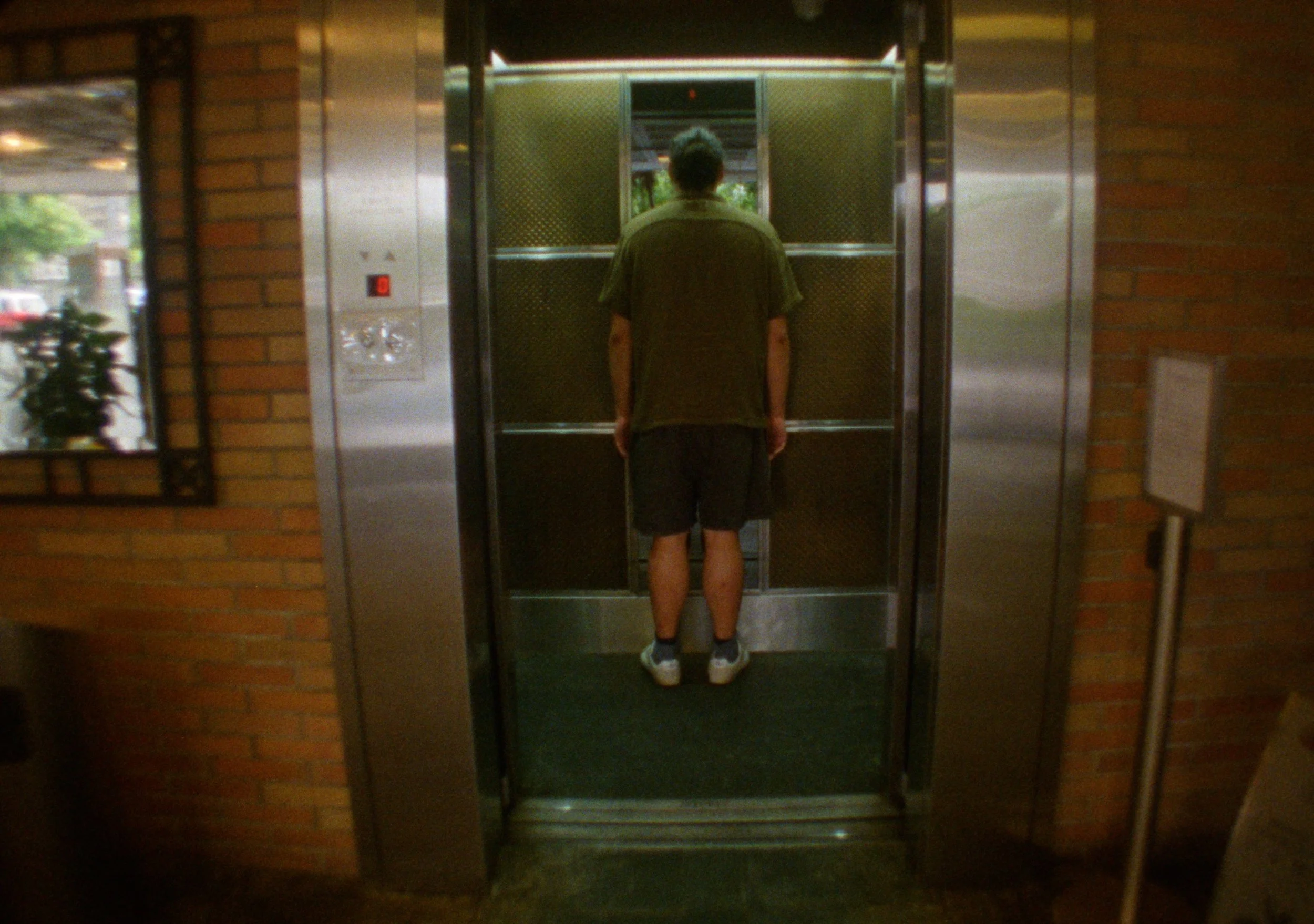 SplitsinTwo_Liu_Still3.jpg