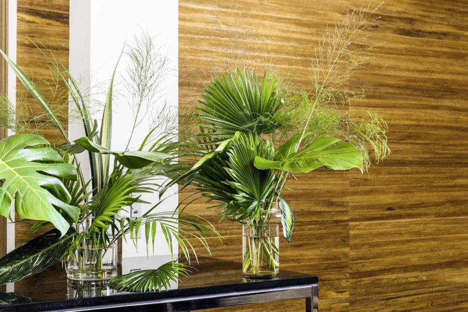 BANANA LEAF WALLCOVERING 