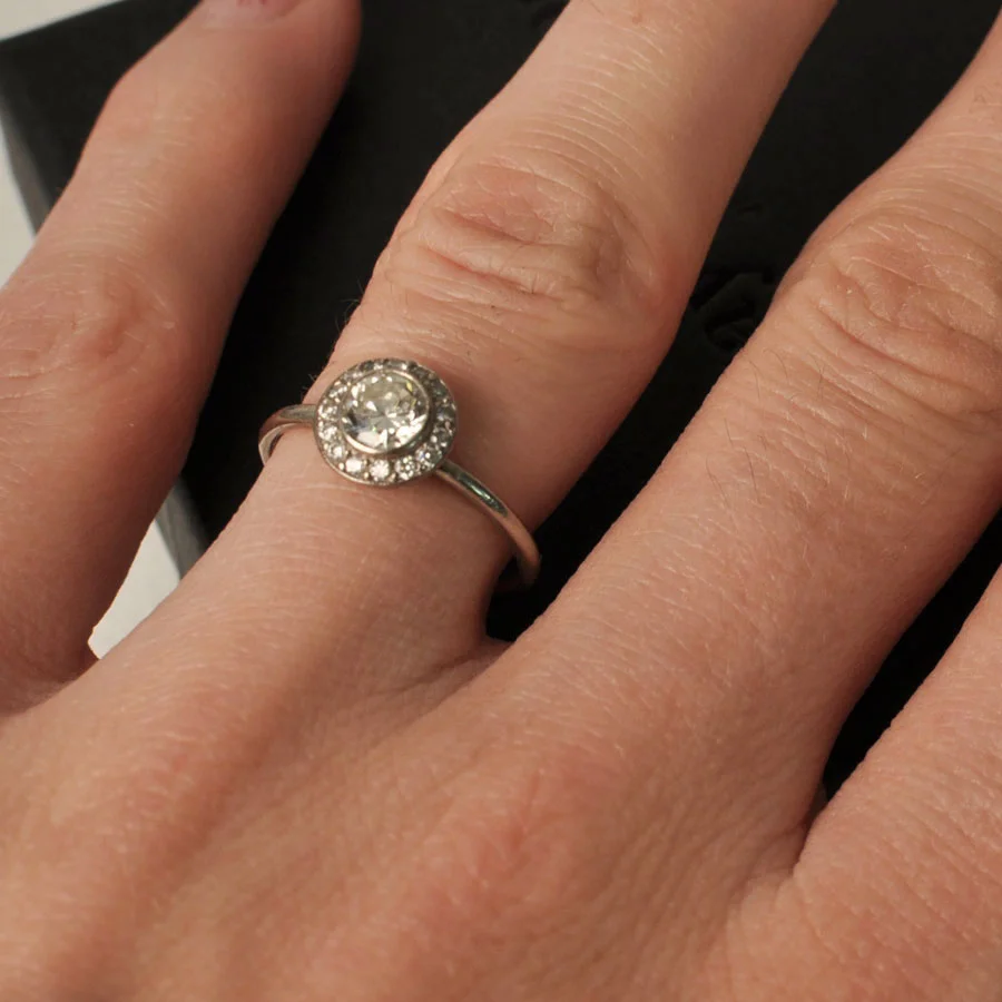 eng-ring-hand-LP.jpg