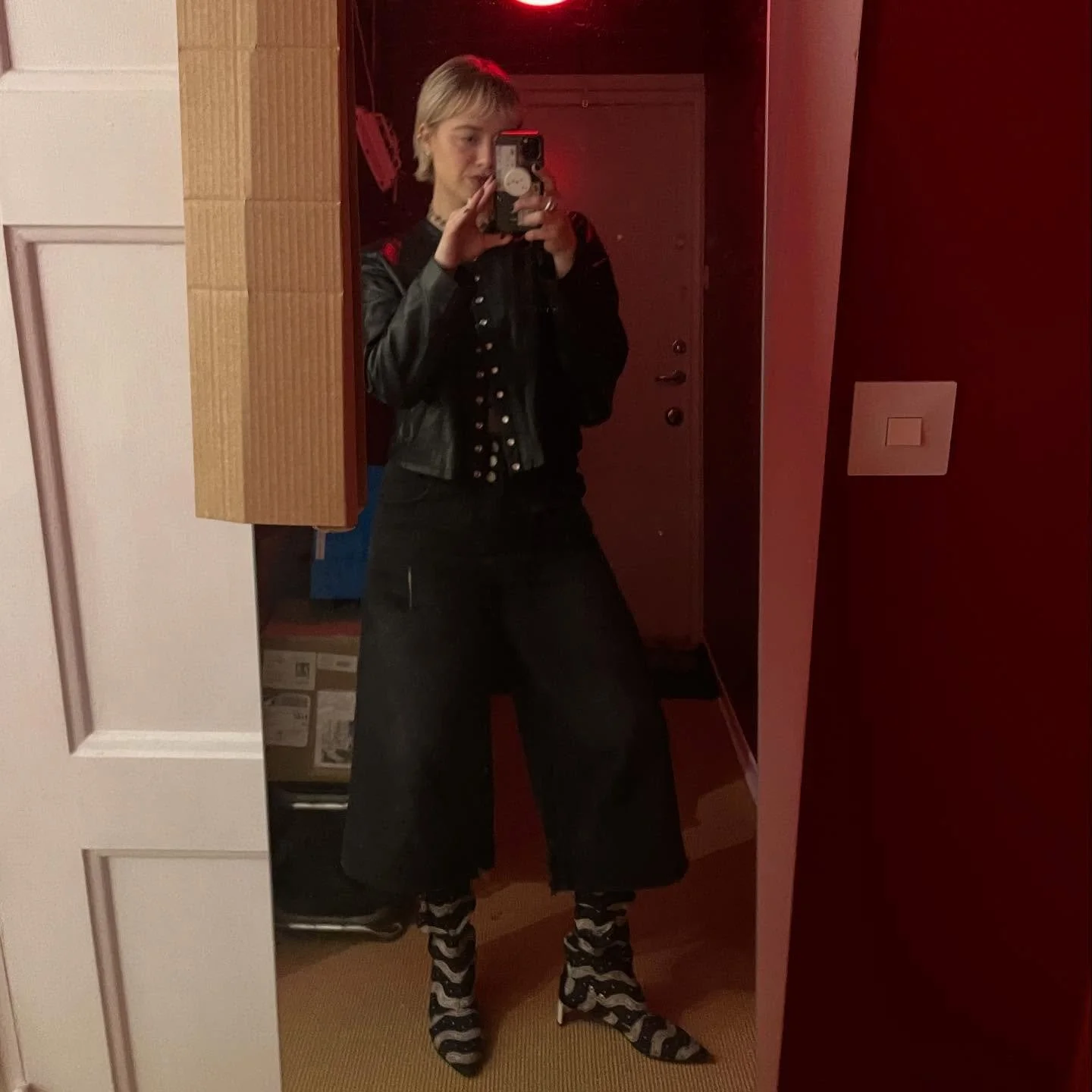 2024, documenting good fits through a dirty cellphone camera, bad lighting and broken mirrors.