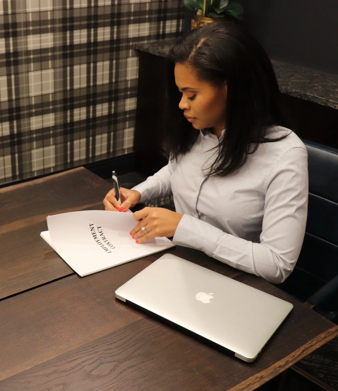 How to Negotiate Your Contract, Like a Boss