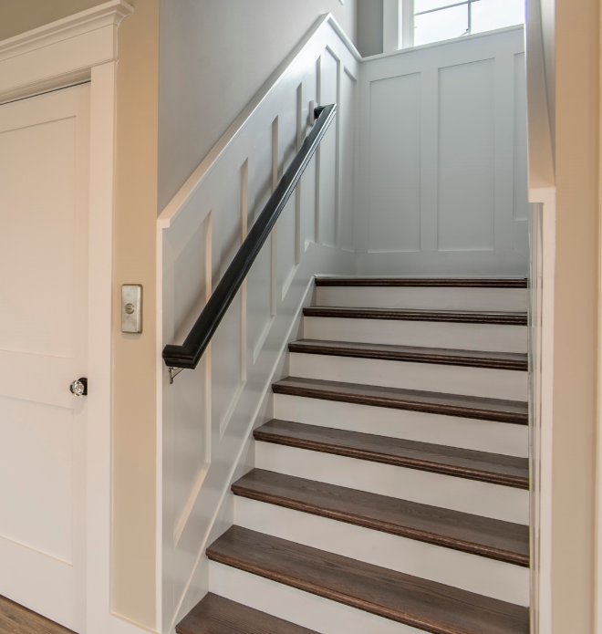 Wainscoting- Stair.PNG