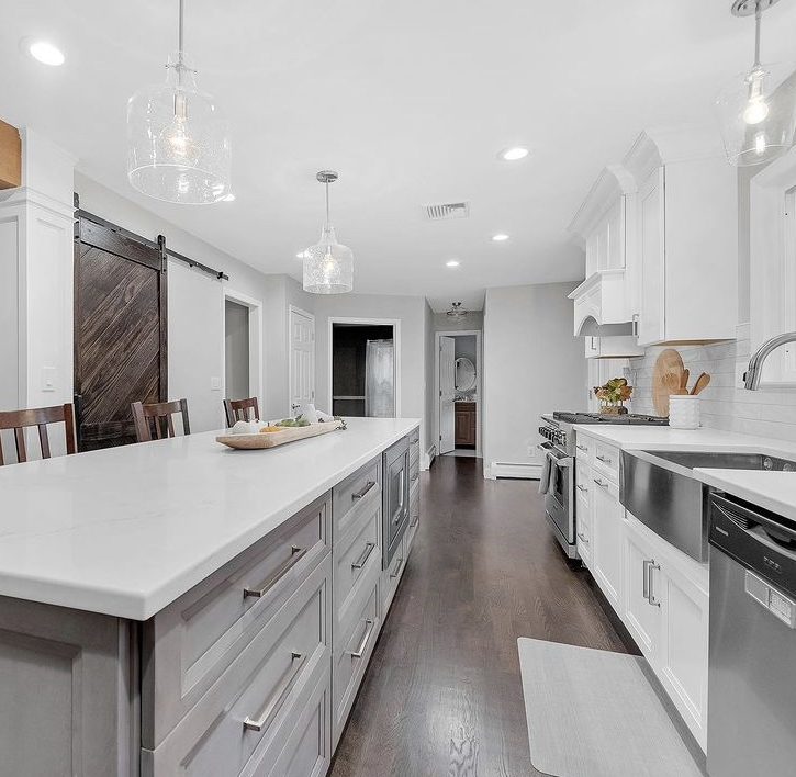Emerstone - Misty waves countertop.PNG