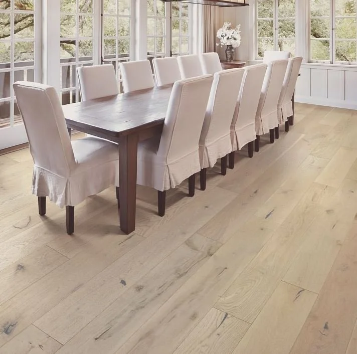 Kingston Oak - Room Pic.JPG