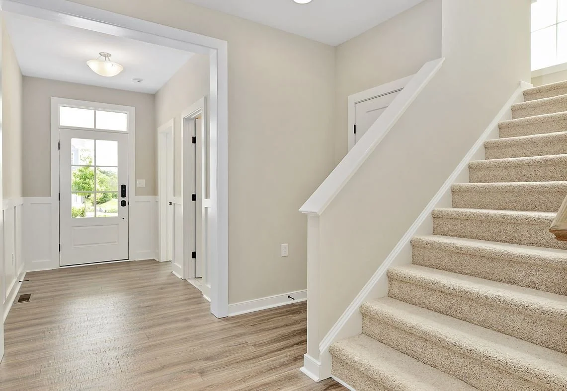 Carpet stairs with knee wall.JPG