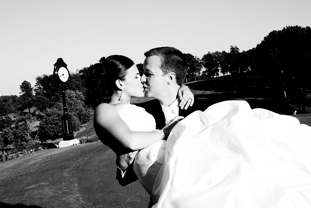 Kissing at the Greenville Country Club