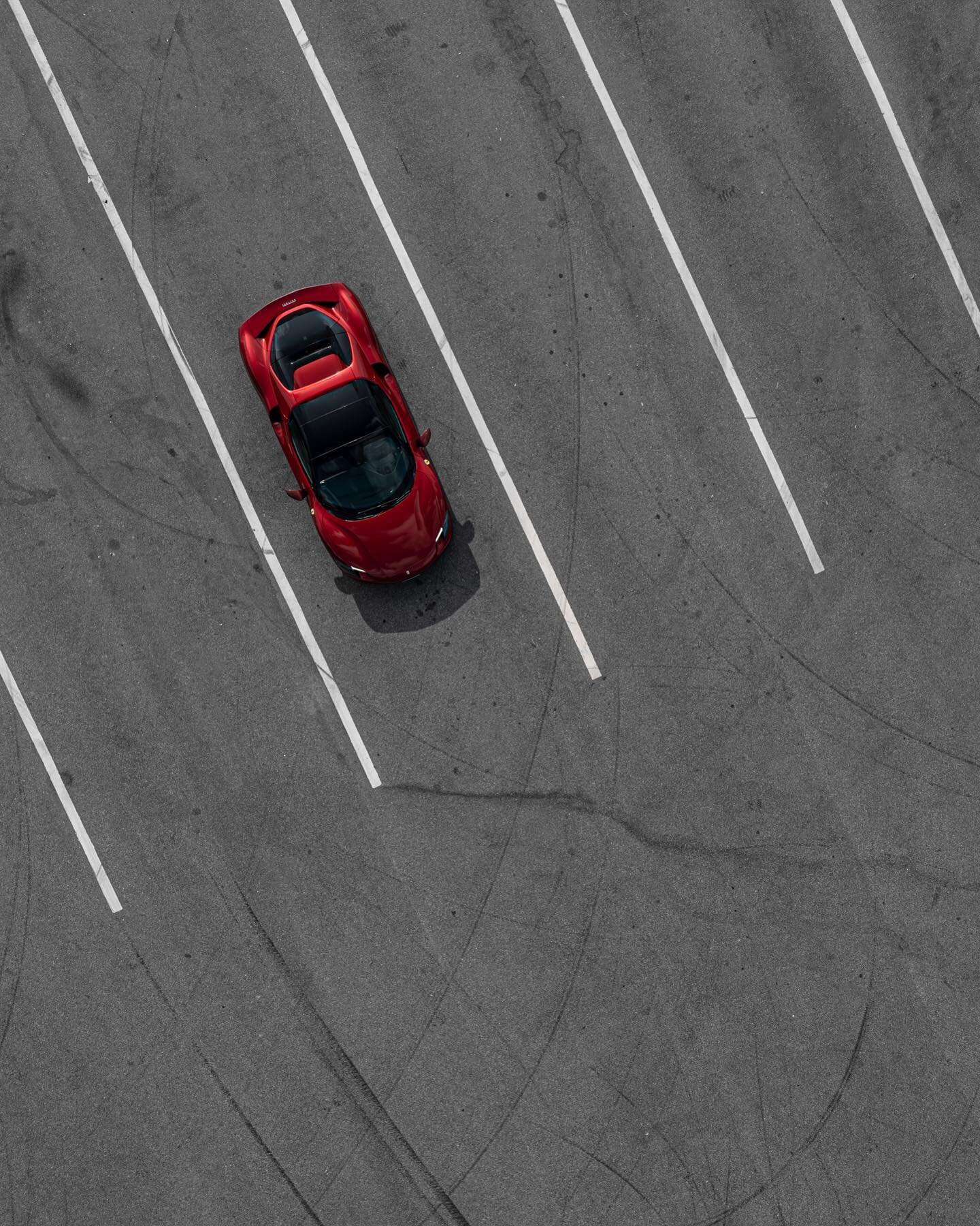 3 of 3 stills from a day 🎥 with @dinobeganovic_ and @autoropaferrari 

#ferrari #autoropa