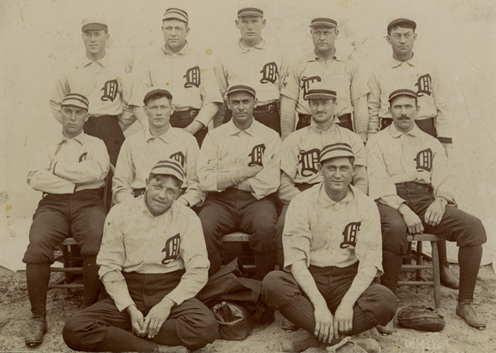 Detroit Tigers change Old English 'D' on iconic home uniforms