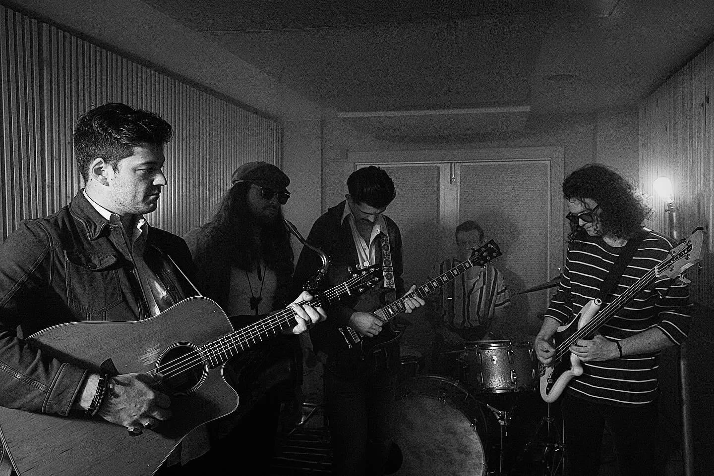 &ldquo;If She&rsquo;s Lonely&rdquo; music video premiers tmrw at 3pm EST on @youtube. It&rsquo;s an Oscar worthy performance shot in one take by @tannerroman @deannaroman1984 and @hrz.iii. Check my profile for links.