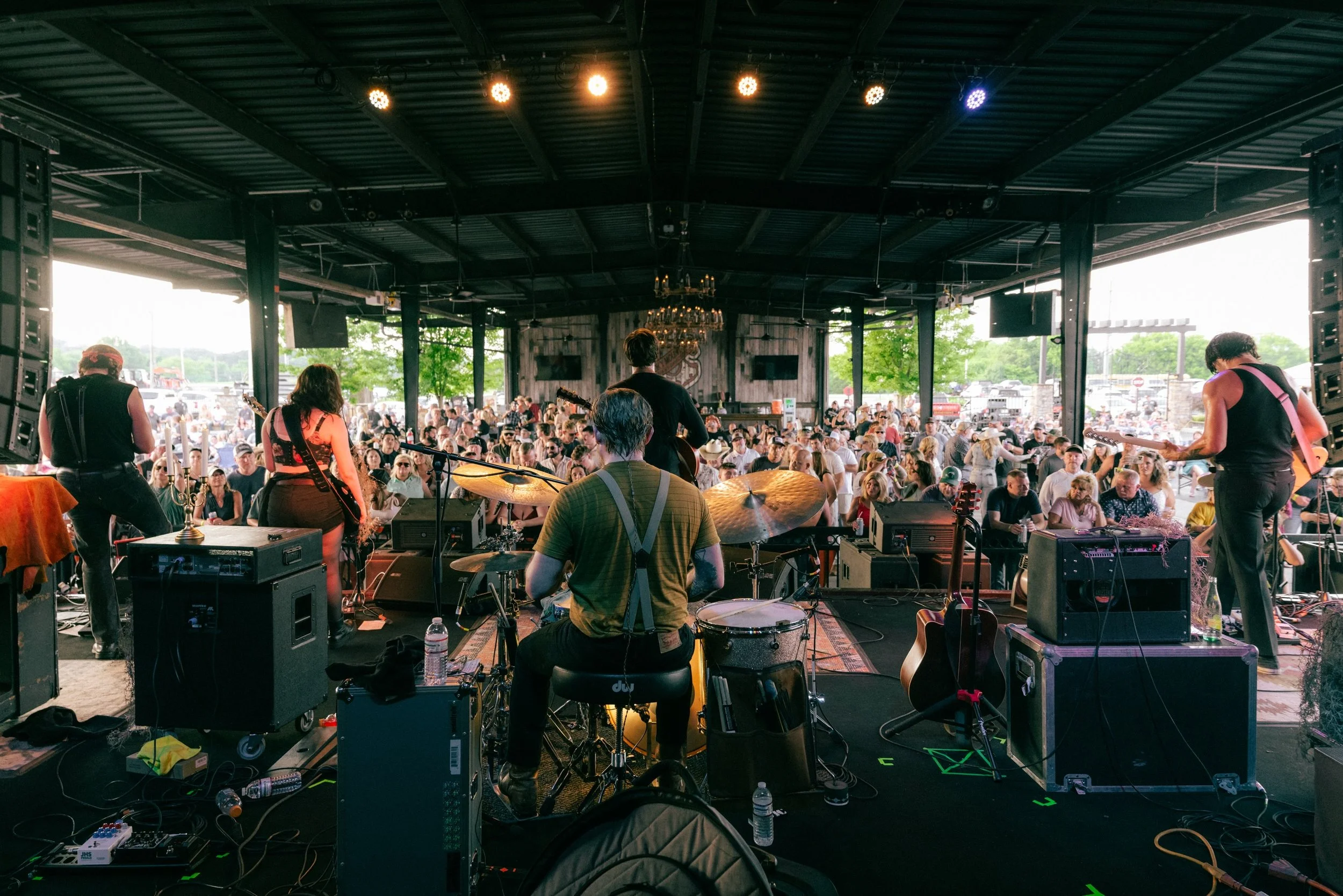 Texas to East TN overnight. Hell of a night. Worth every mile.

thank you Maryville, TN and Drake White

#livemusic #drakewhite #easttennessee