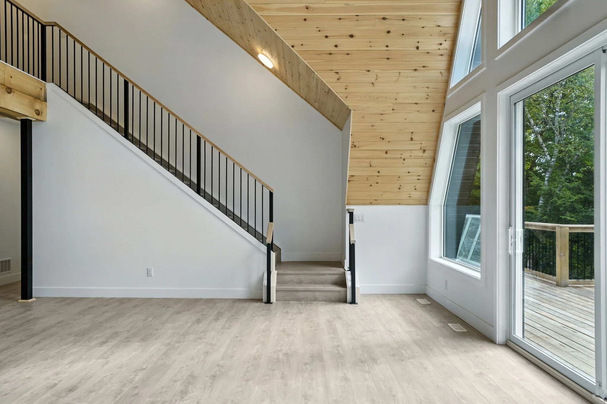 5-web-or-mls-Interior23.jpg