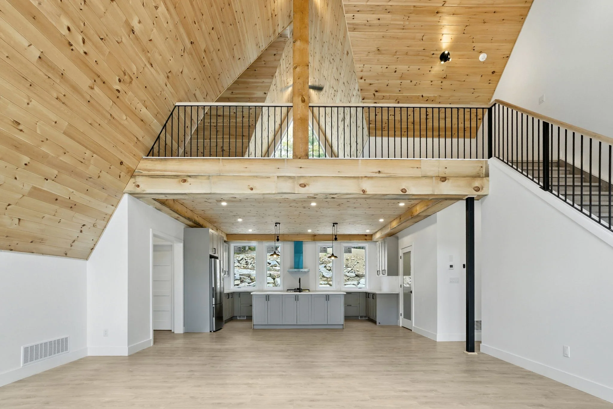 10-web-or-mls-Interior28.jpg