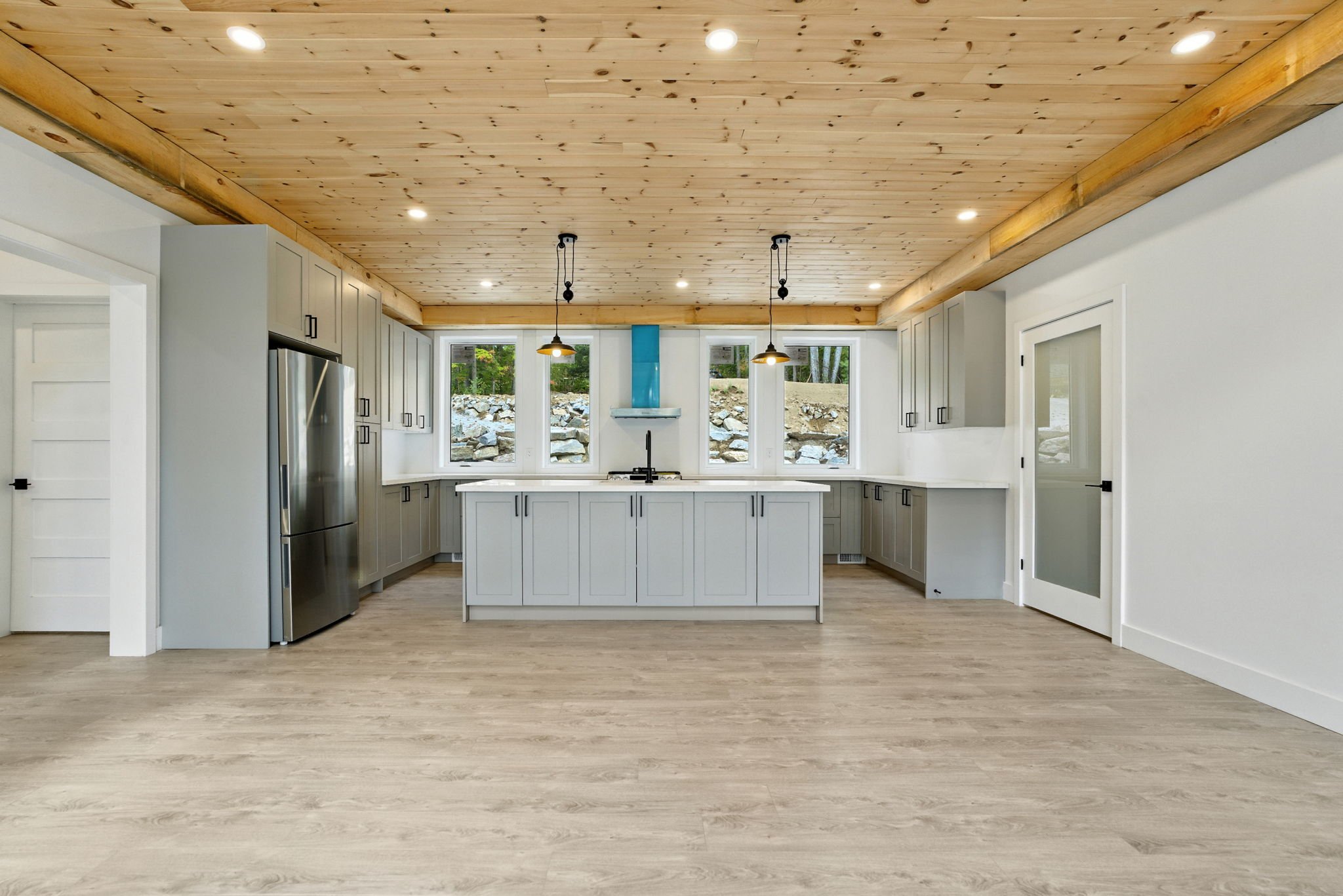 12-web-or-mls-Interior30.jpg
