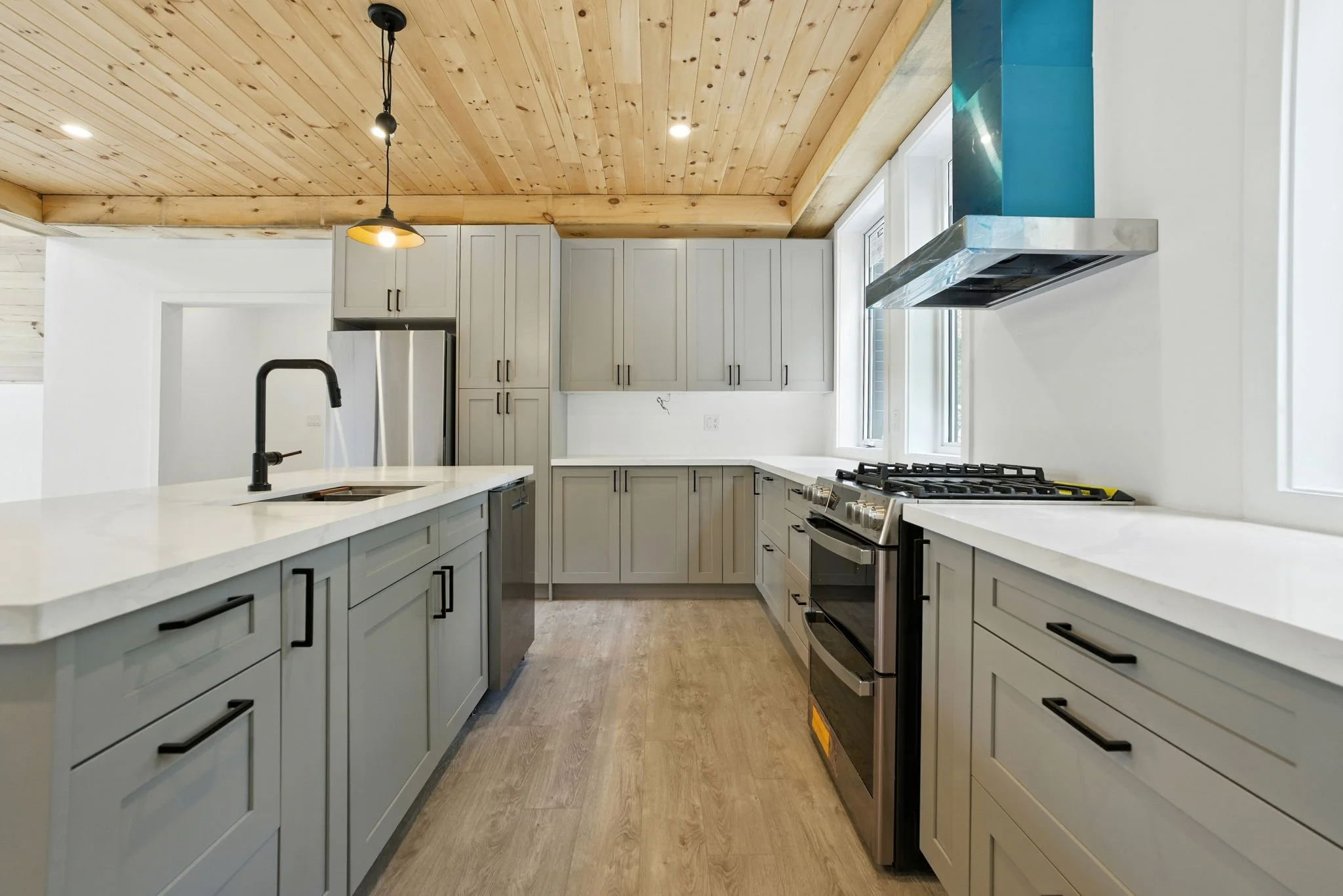 19-web-or-mls-Interior37.jpg