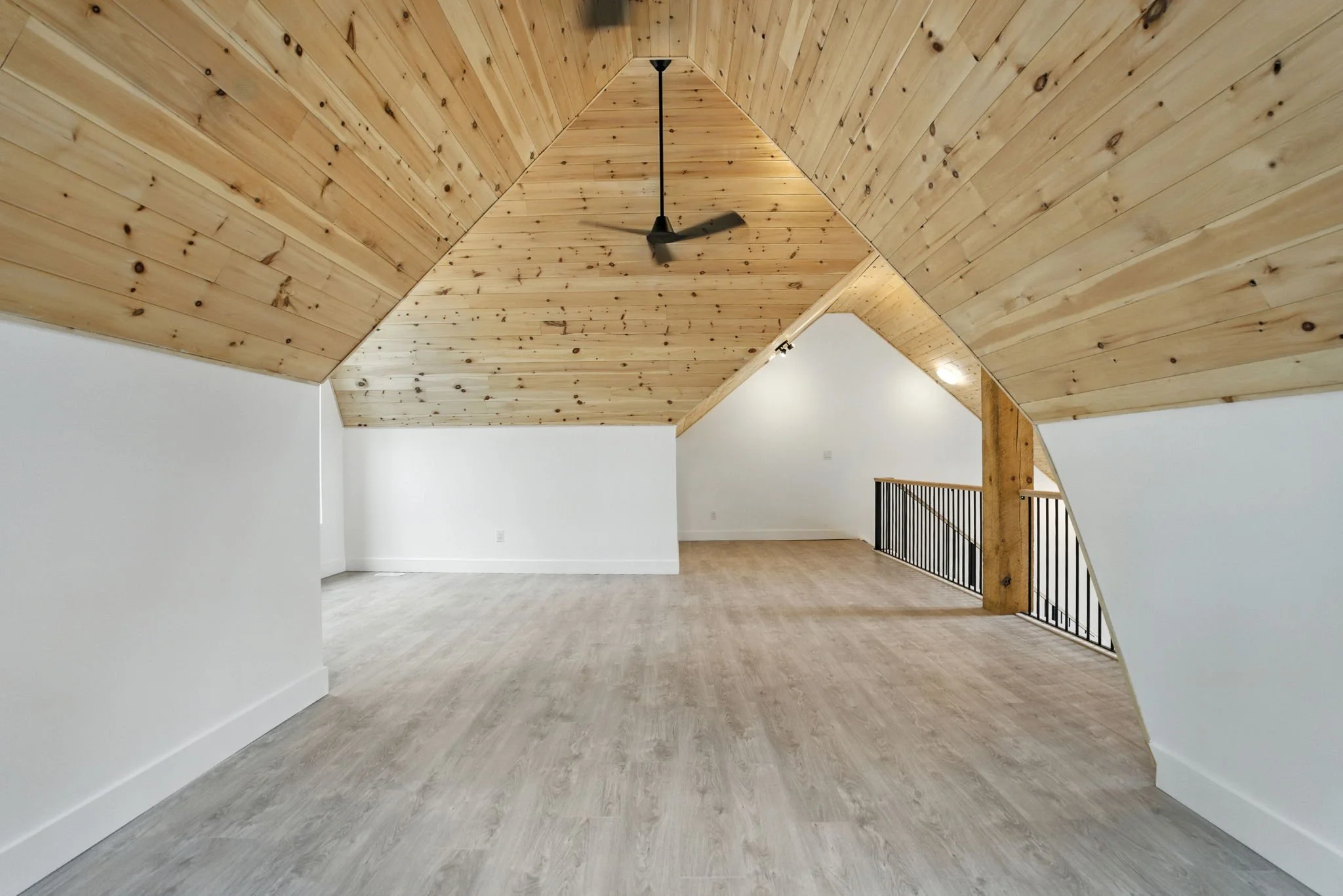 30-web-or-mls-Interior2.jpg