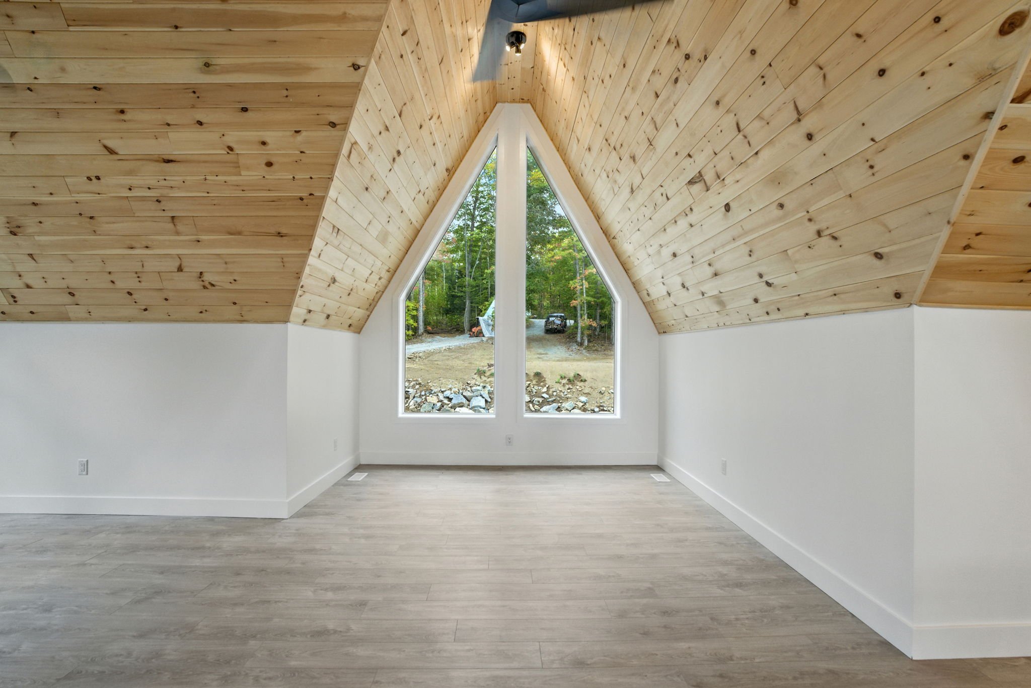 32-web-or-mls-Interior4.jpg