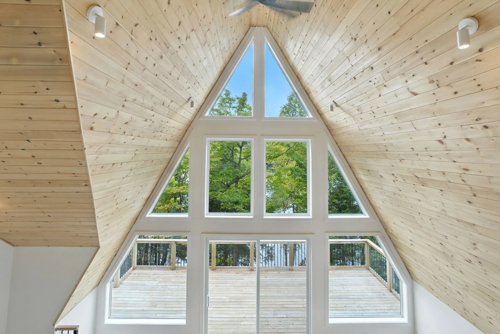 40-web-or-mls-Interior12.jpg