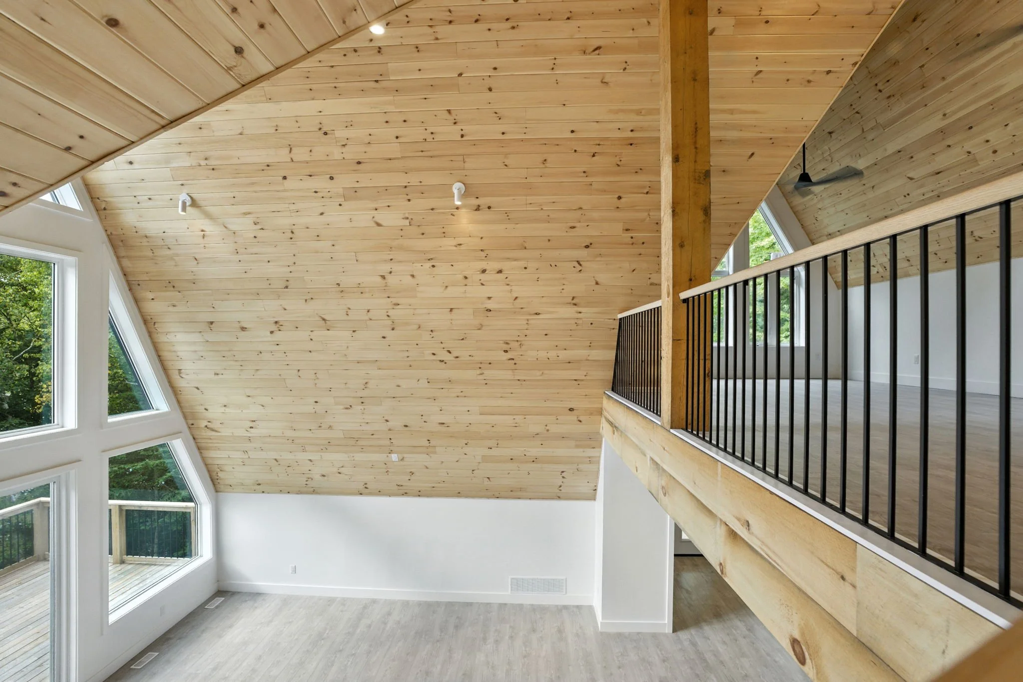 44-web-or-mls-Interior16.jpg