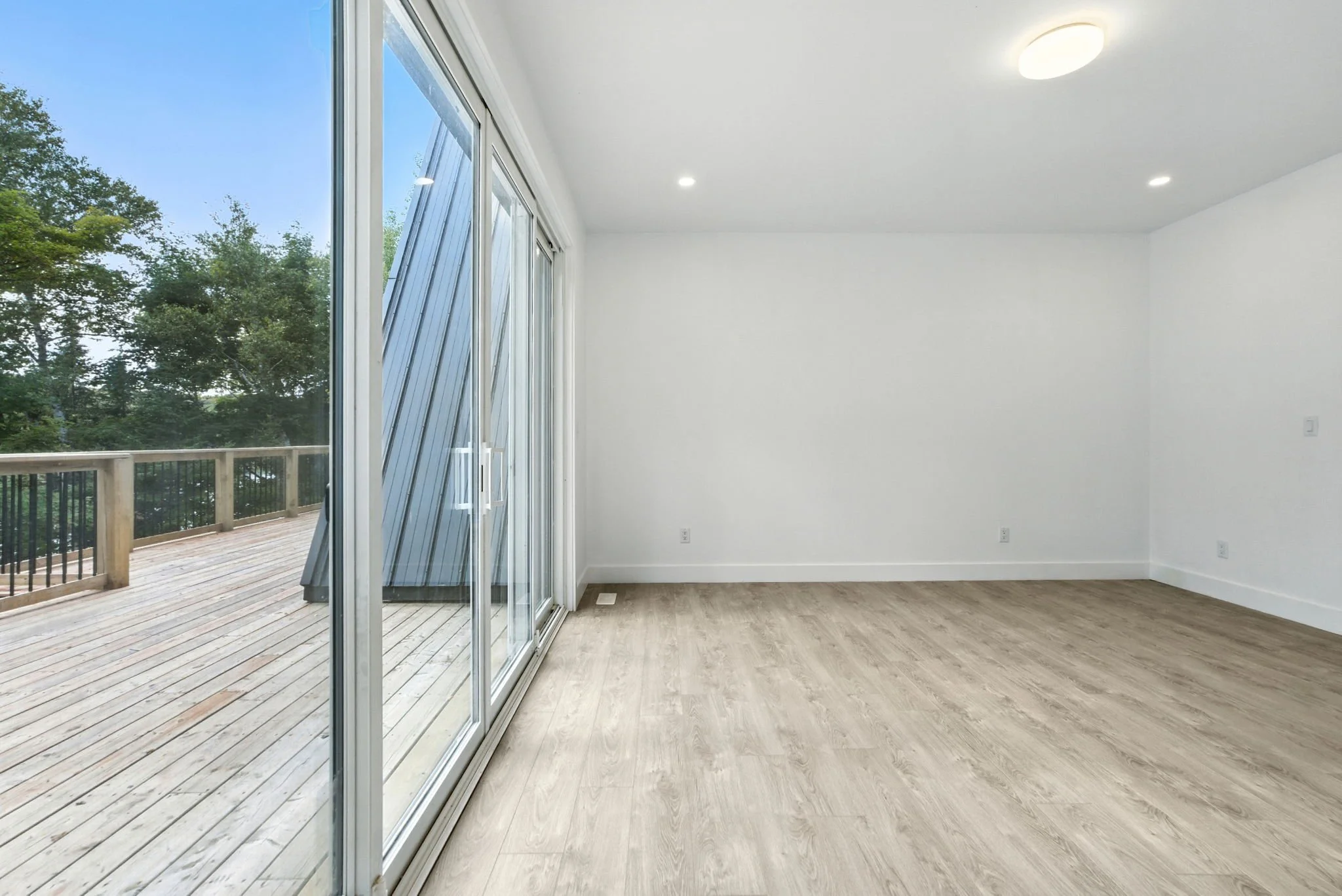 48-web-or-mls-Interior50.jpg