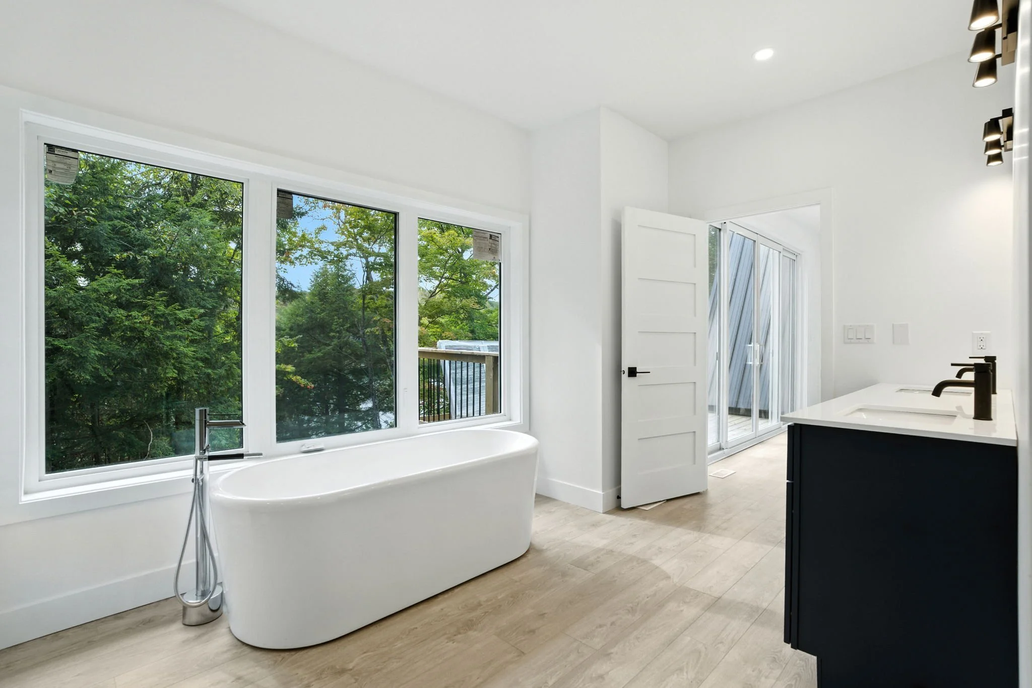 55-web-or-mls-Interior56.jpg