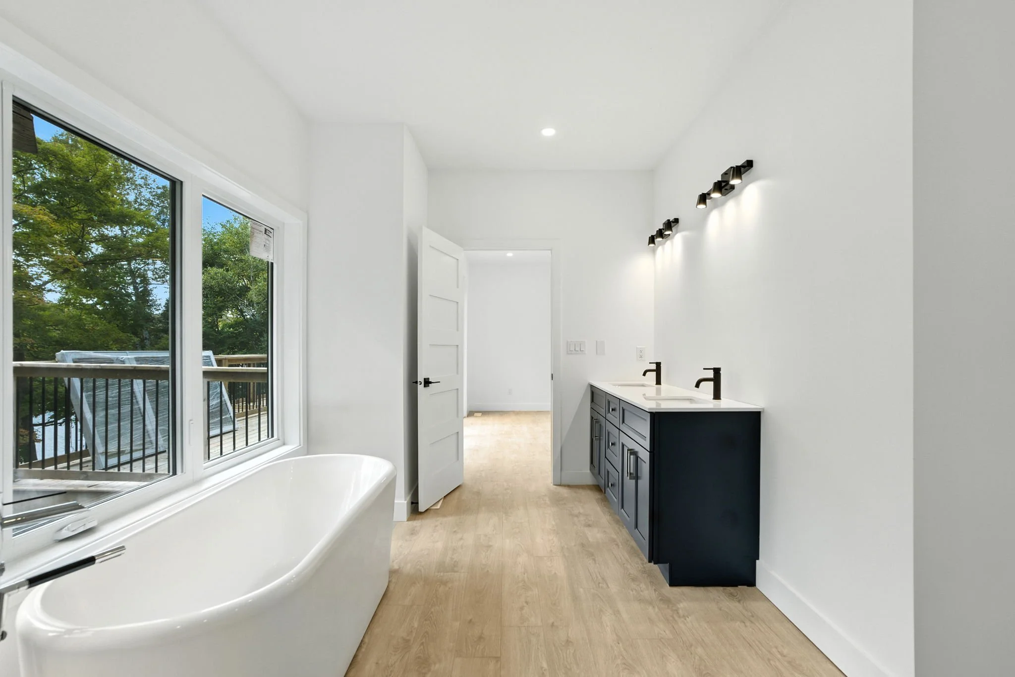 56-web-or-mls-Interior57.jpg