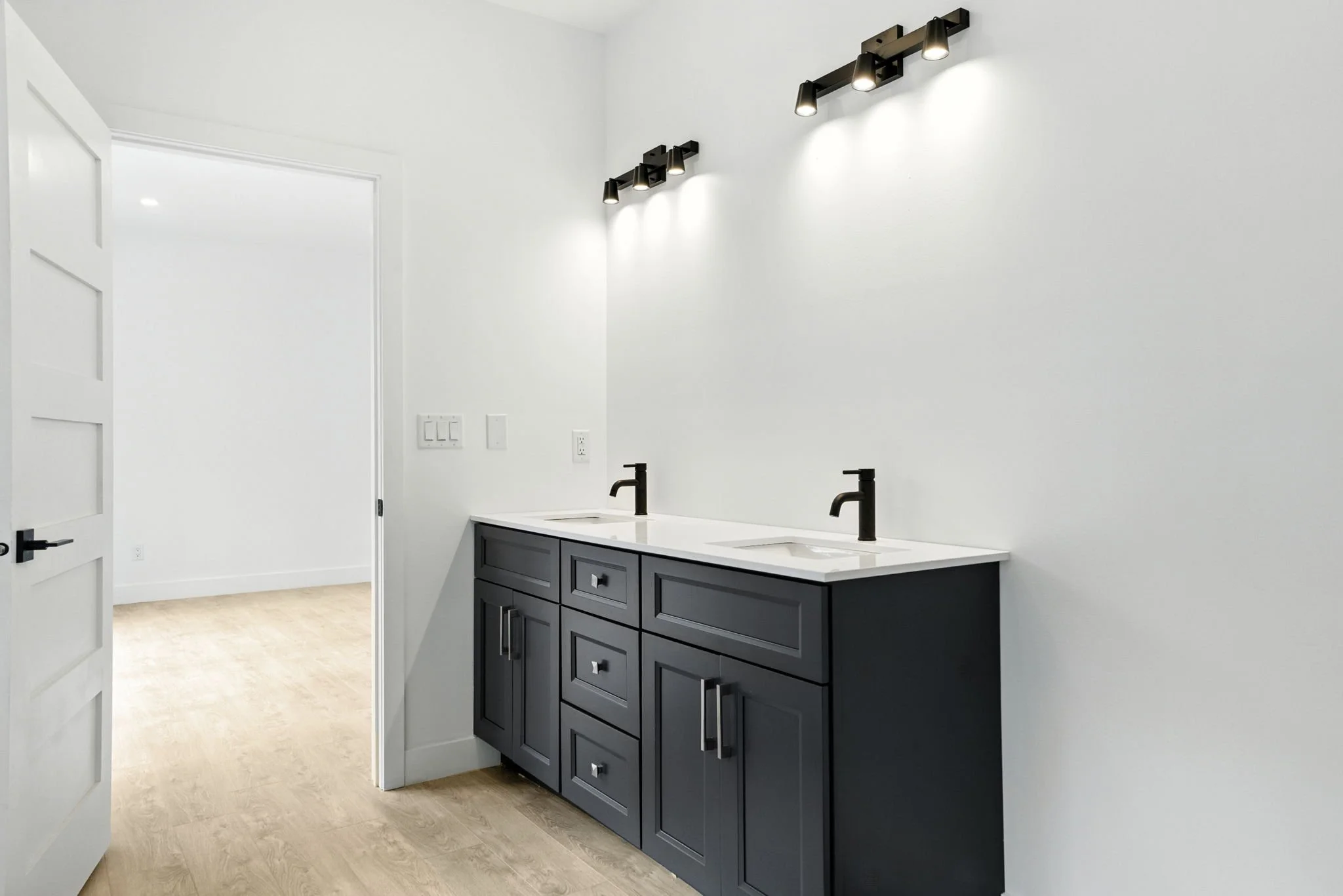 59-web-or-mls-Interior60.jpg