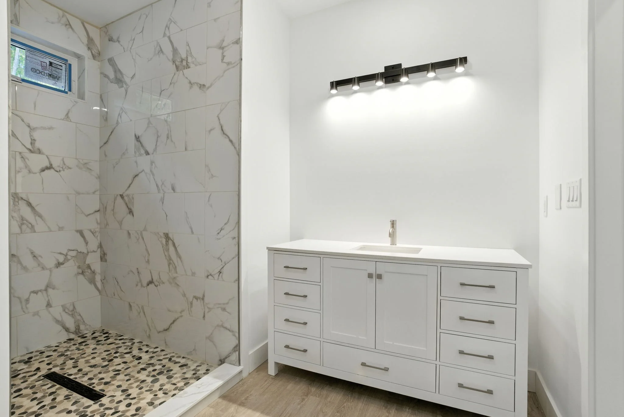 63-web-or-mls-Interior64.jpg