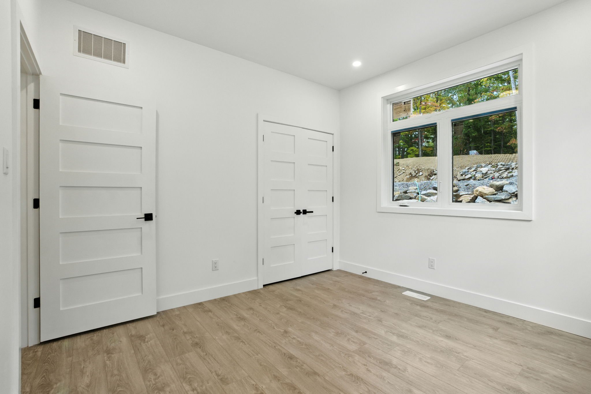69-web-or-mls-Interior70.jpg