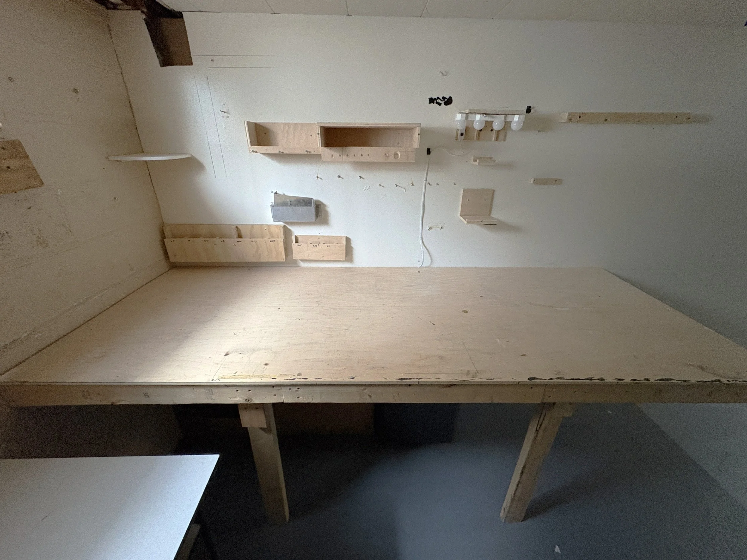 12 - Workbench.JPG