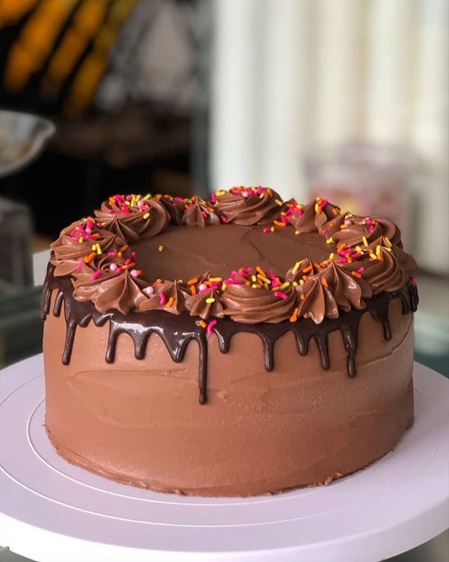 The sky is the limit when it comes to our custom orders.
Place your order at Small Batch or @playaprovisions
You will surely be impressed with our team.
Ice cream cake, cookies, pastries, personalized decorating.
🍪🍩🍧🍦🍫🍬🍭
📸: Pastry Chef @jenniferhsiao
.
.
.
#smallbatch #playaprovisions #smallbatchicecream #marvista #playadelrey #customorder #catering #cakedecorating #handmade #icecreamshop