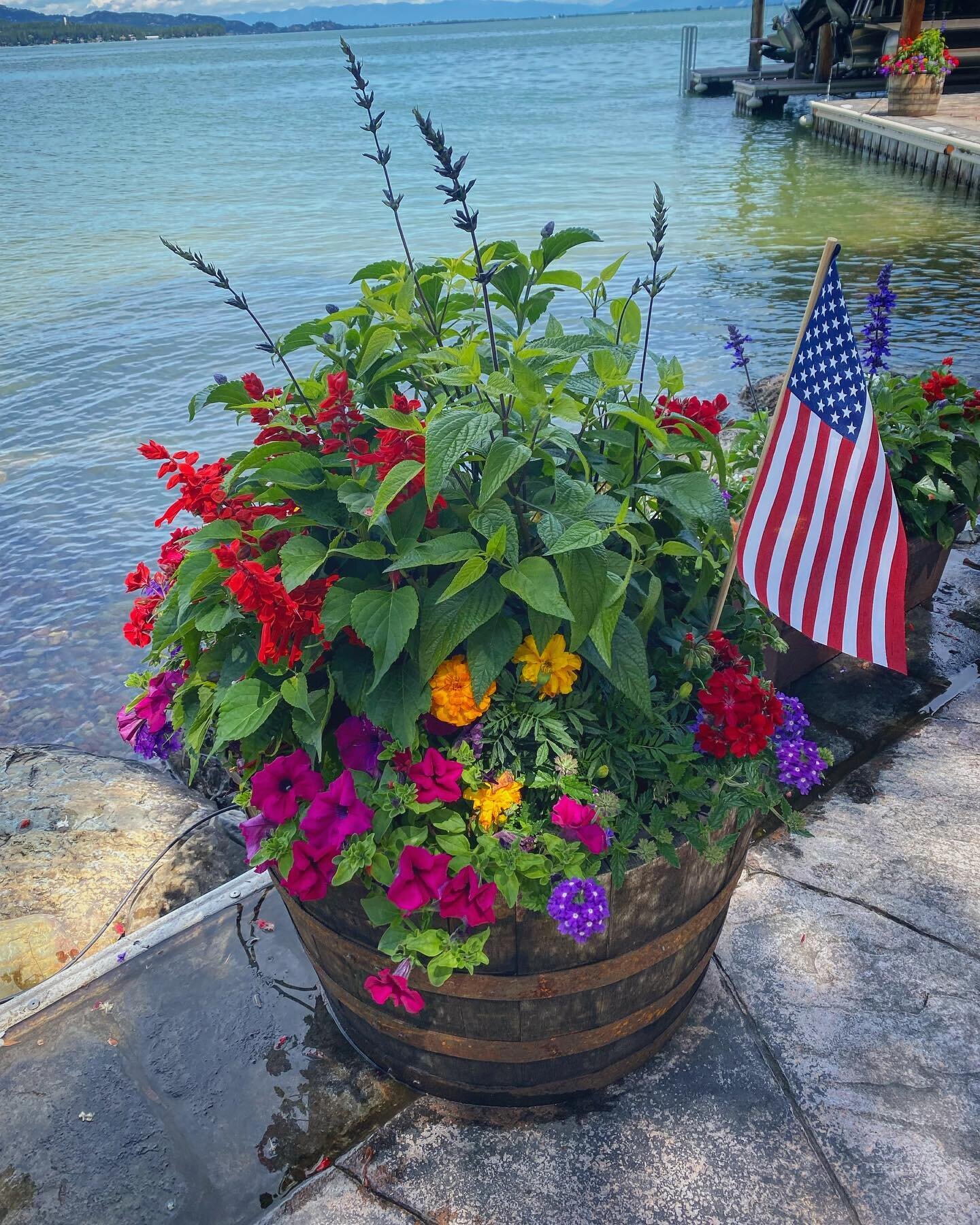 Summer has begun! Finally!

Festive colorful dock whiskey barrels&hellip;. Montana style👍🌸☀️