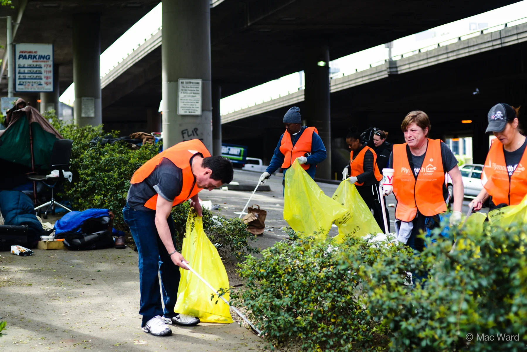 FHIA Earth Day Cleanup-16.jpg