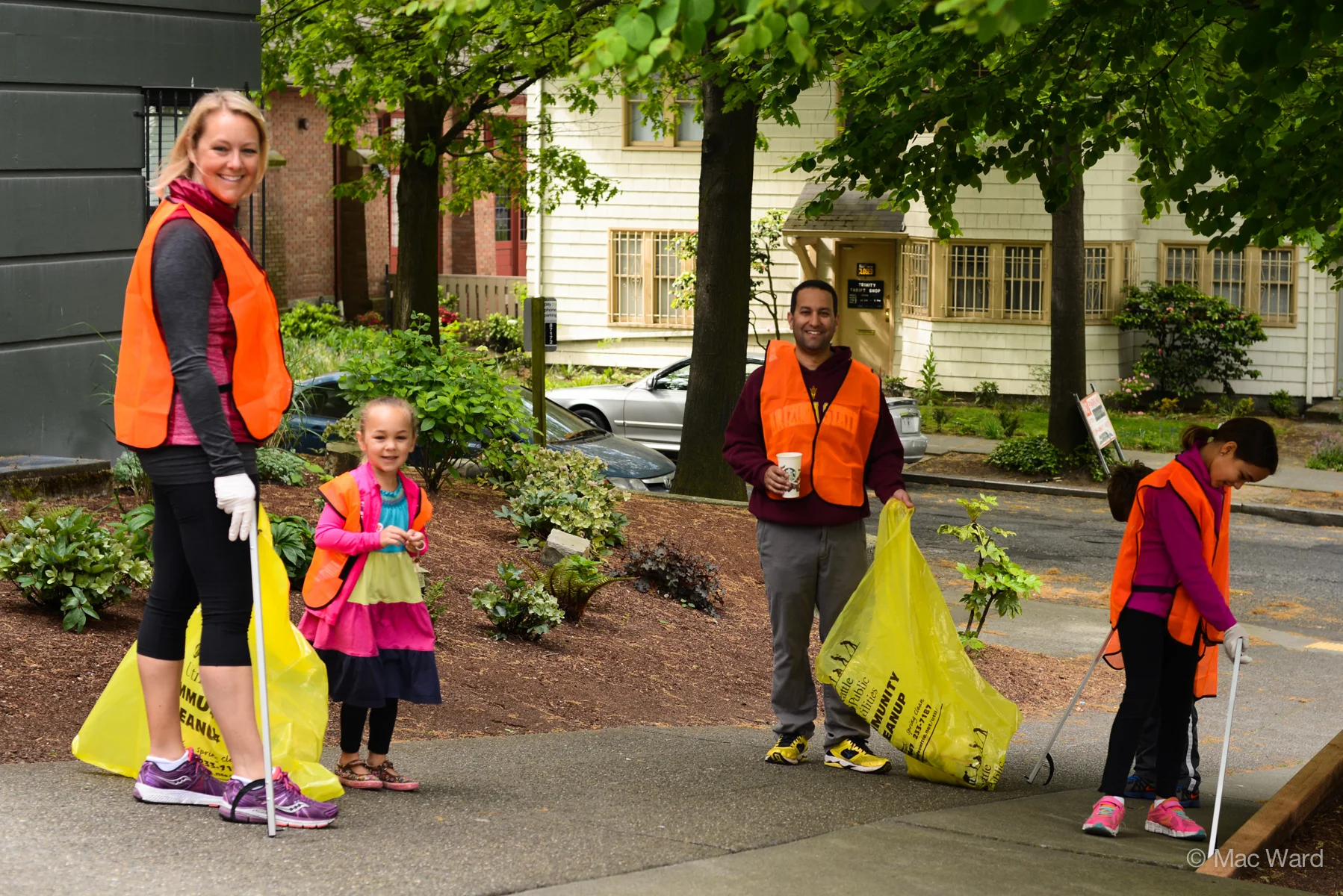 FHIA Earth Day Cleanup-23.jpg