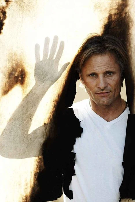 ba8311776ba8e3e19d3490307835b4dc--viggo-mortensen-aragorn-famous-men.jpg