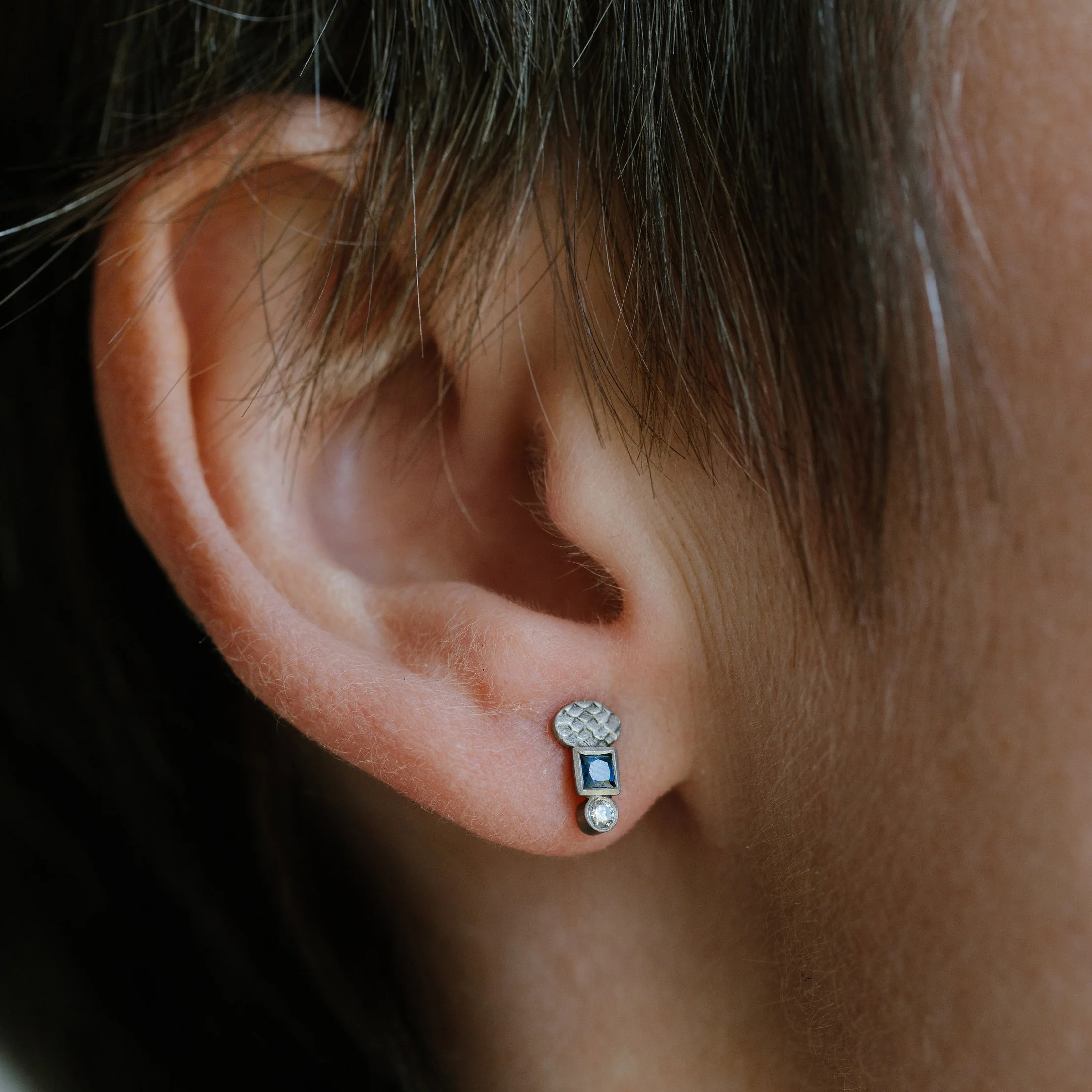 01 Catkin column studs with champagne diamonds on model 2.jpg