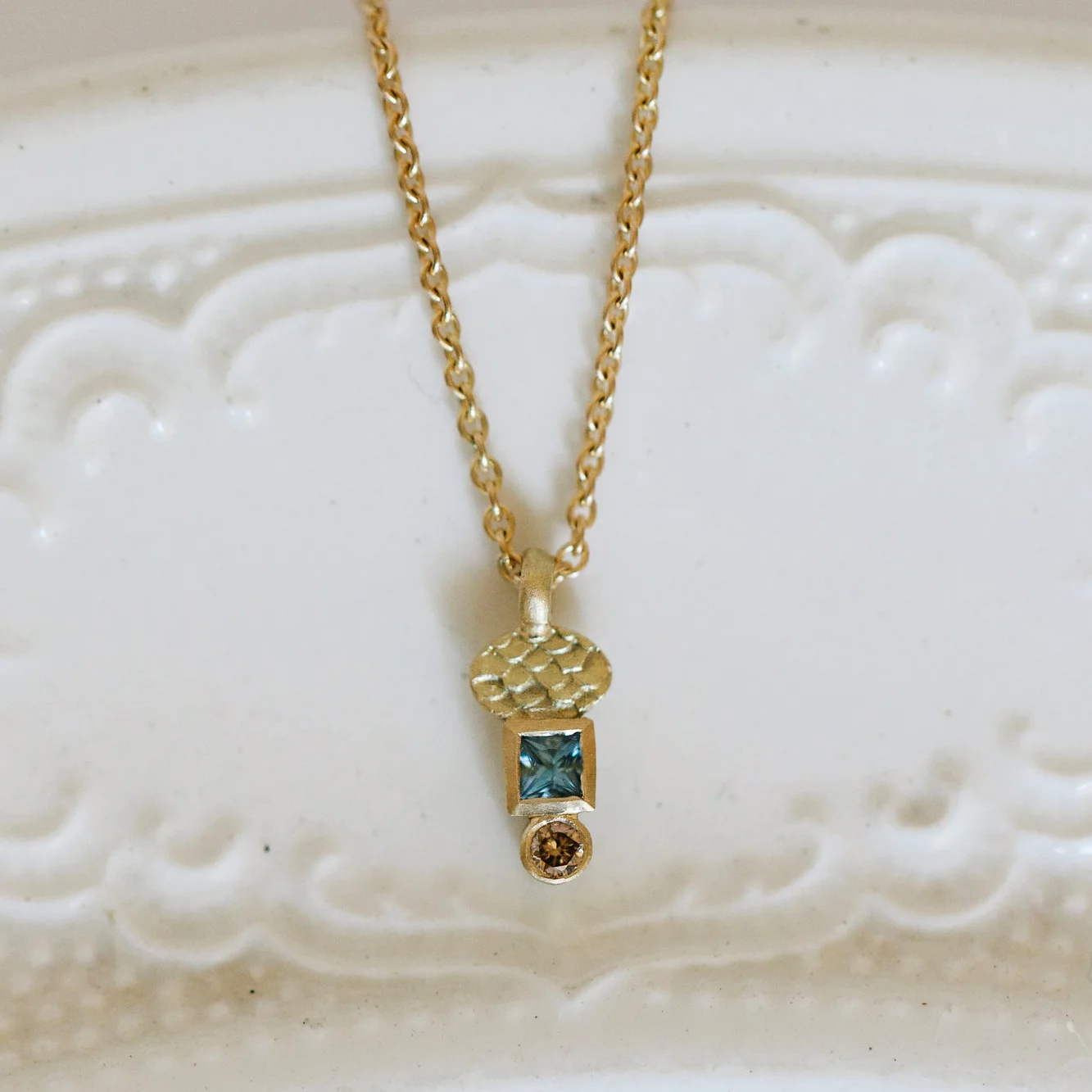 02 catkin column pendant main.jpg