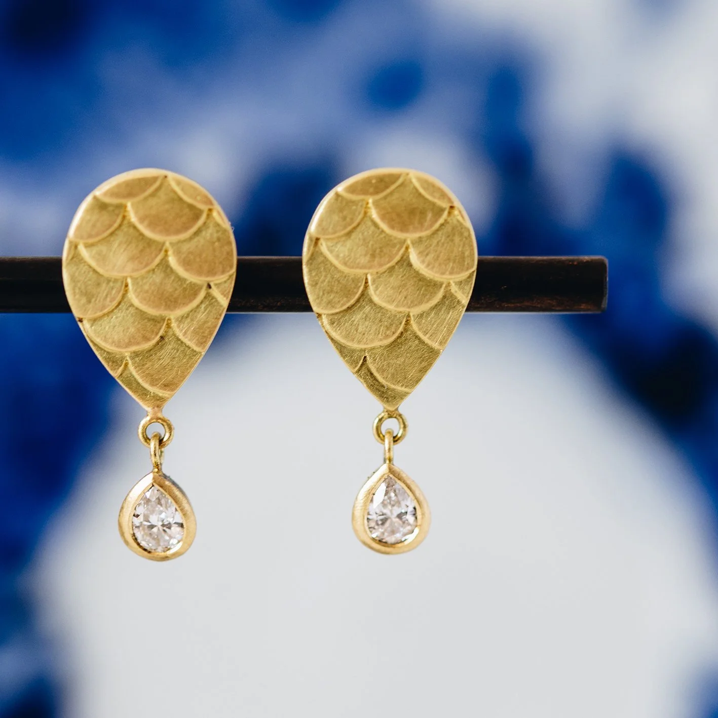 Catkin Dancing Droplet Studs
