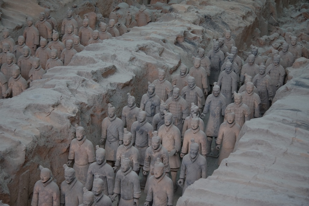 Terracotta_Army_Pit_1_-_2-1.jpg